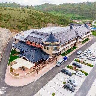 Pjević Event Centar - zgrada i parking