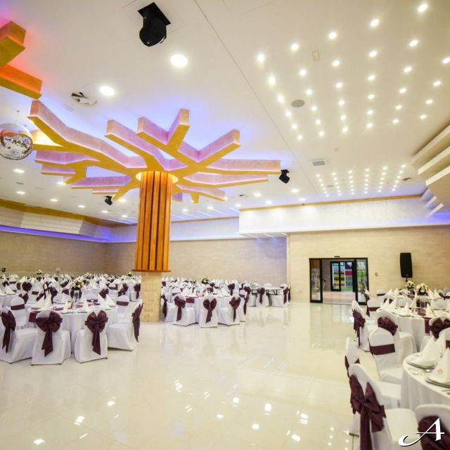 Event centar Zlatibor - dekorisane stolice