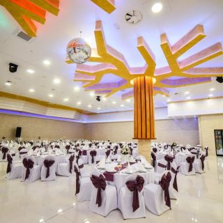 Event centar - dekorisane stolice