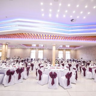 Event centar - dekorisane stolice