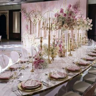 Hotel Hyatt Regency - elegantno dekorisan sto